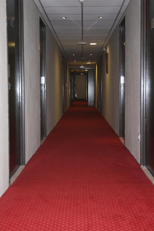 Les 4 Vallees Hotel อัลแบร์วิลล์ ภายนอก รูปภาพ