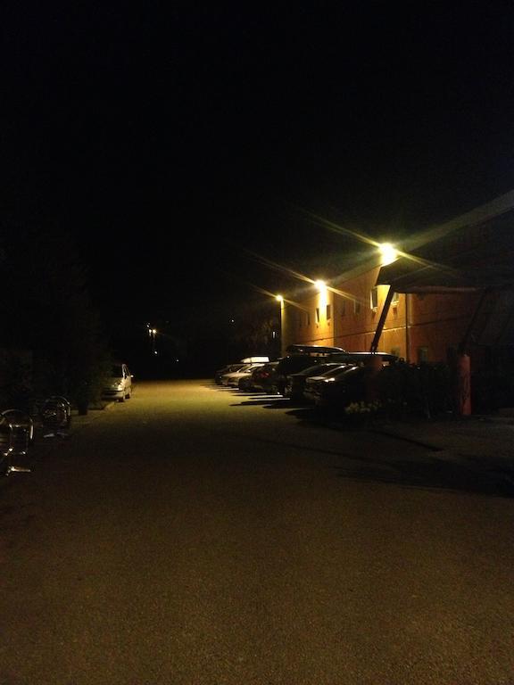 Les 4 Vallees Hotel อัลแบร์วิลล์ ภายนอก รูปภาพ